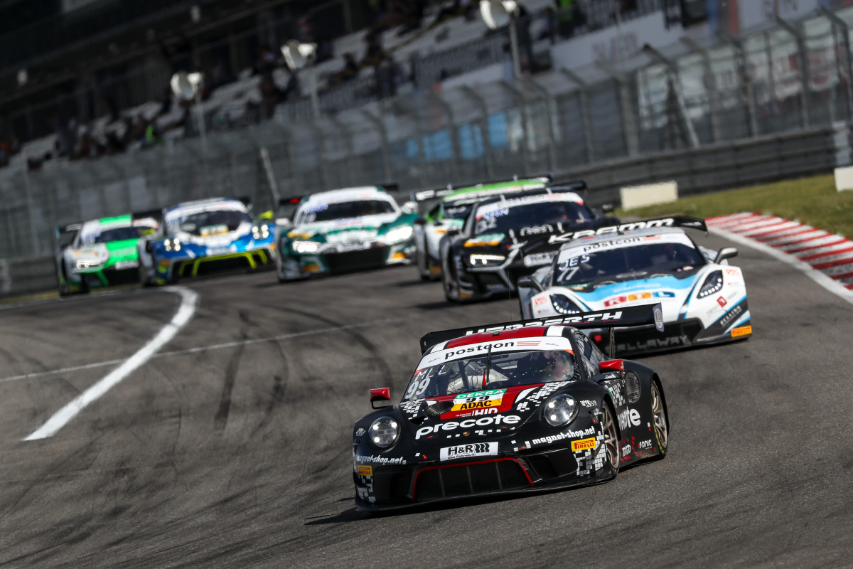 Adac Gt Masters Porsche Siegt Auch Im Zweiten Rennen Auf Dem